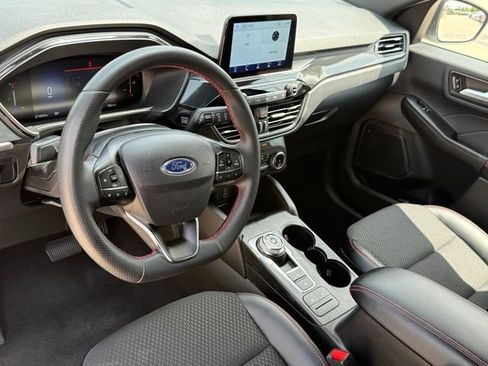 Used 2025 Ford Escape ST-Line FWD image 12