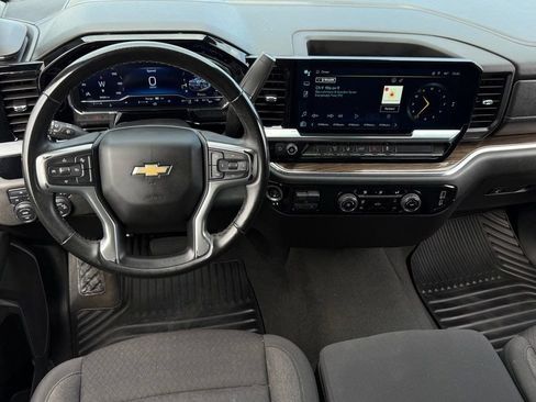Used 2024 Chevrolet Silverado 2500 LT AWD/4WD image 16