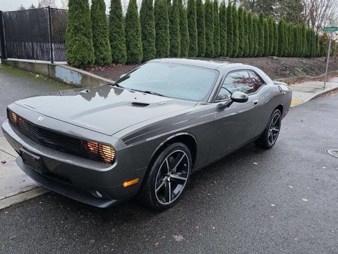 Used 2010 Dodge Challenger R/T image 1