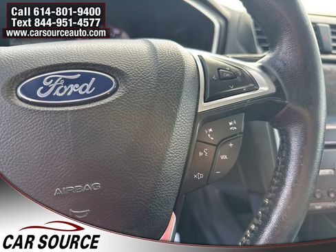 Used 2019 Ford Fusion Titanium image 22