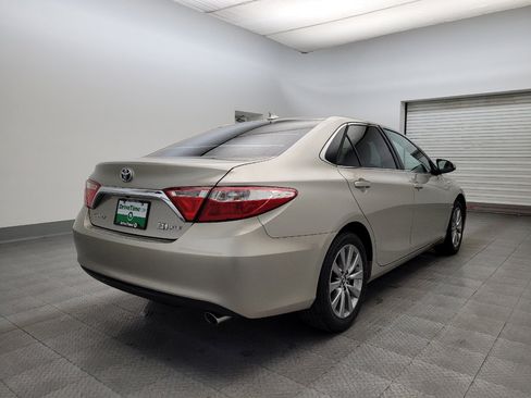 Used 2017 Toyota Camry XLE image 9