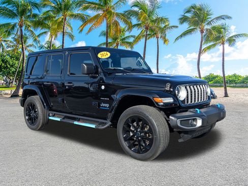 Used 2024 Jeep Wrangler Unlimited Sahara w/ Safety Group AWD/4WD image 2