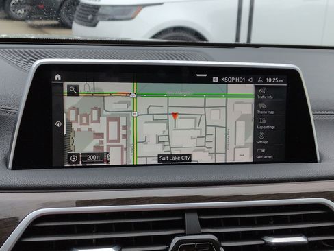 Used 2022 BMW 750i xDrive image 20