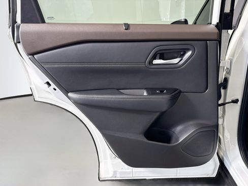 Used 2023 Nissan Rogue SV w/ SV Premium B Package FWD image 26