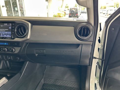 Used 2022 Toyota Tacoma SR5 image 23