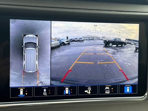 Used 2021 GMC Yukon XL Denali w/ Denali Premium Package image 47