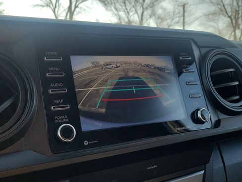 Used 2022 Toyota Tacoma SR image 27