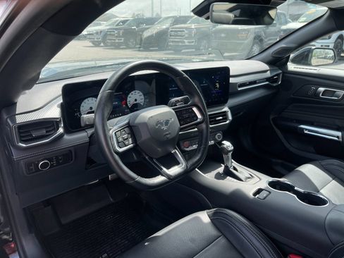 Used 2025 Ford Mustang GT Premium RWD image 11