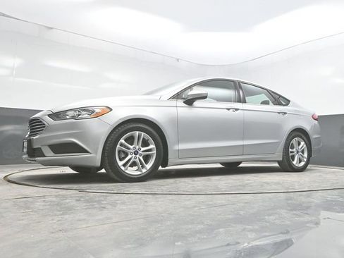 Used 2018 Ford Fusion SE image 29