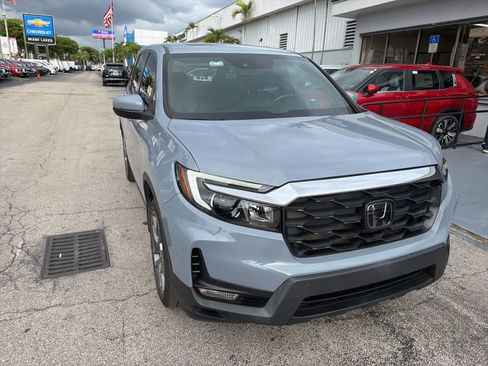 Used 2023 Honda Passport EX-L image 2