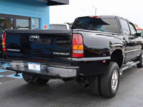 Used 2005 Chevrolet Silverado 3500 LT w/ Heavy-Duty Power Package image 4
