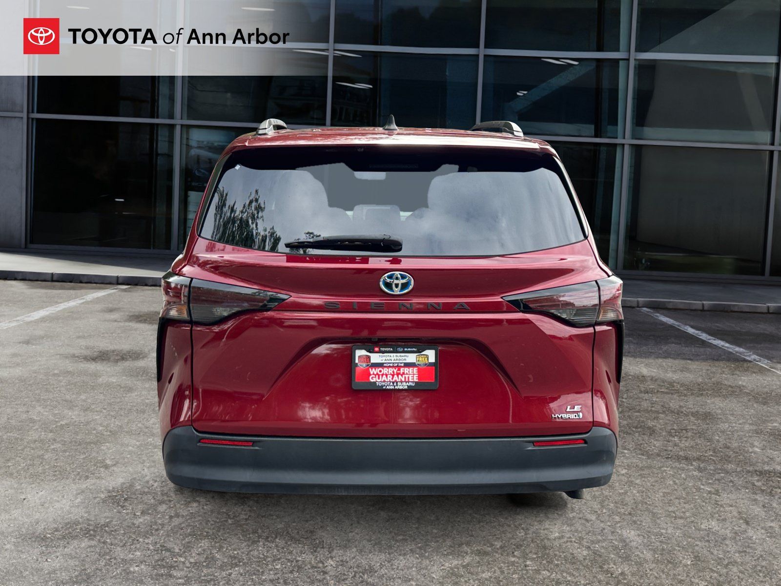 Used 2024 Toyota Sienna LE FWD image 9