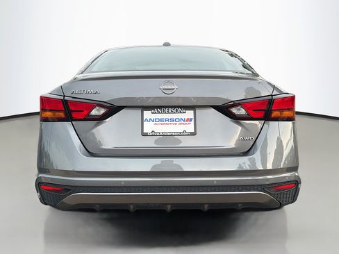 Used 2025 Nissan Altima 2.5 SV AWD/4WD image 16