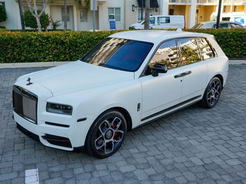 Used 2023 Rolls-Royce Cullinan Black Badge w/ Driver's Package image 12