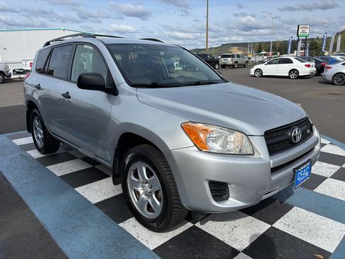 Used 2011 Toyota RAV4 4WD V6 w/ Tow Prep Pkg image 7