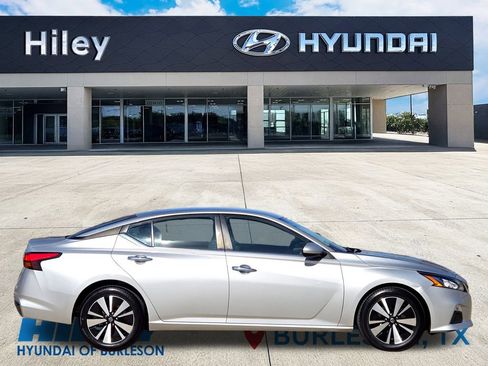 Used 2022 Nissan Altima 2.5 SV image 4
