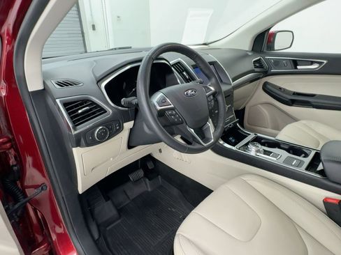 Used 2019 Ford Edge Titanium image 22