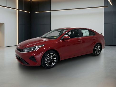 Used 2022 Kia Forte LXS FWD image 1