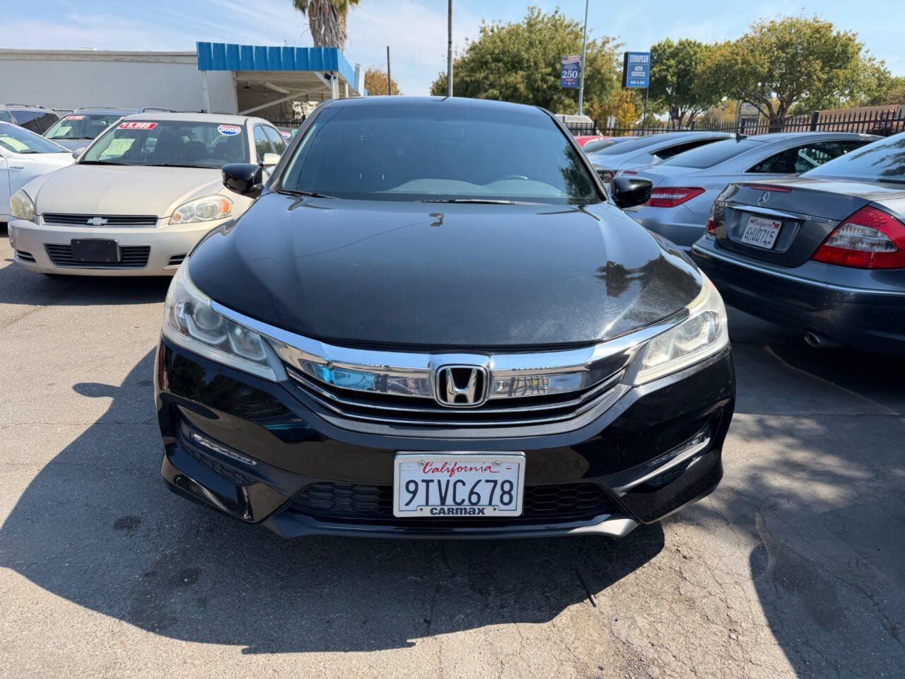 Used 2017 Honda Accord Sport image 2