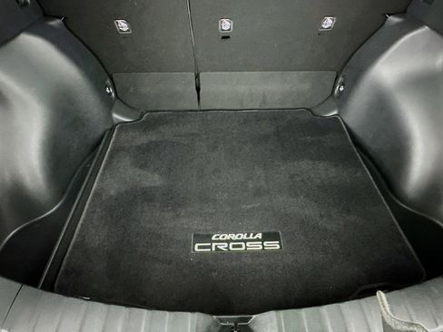 Used 2023 Toyota Corolla Cross L image 30