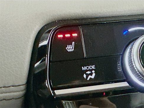 Certified 2025 Honda Pilot Touring image 16