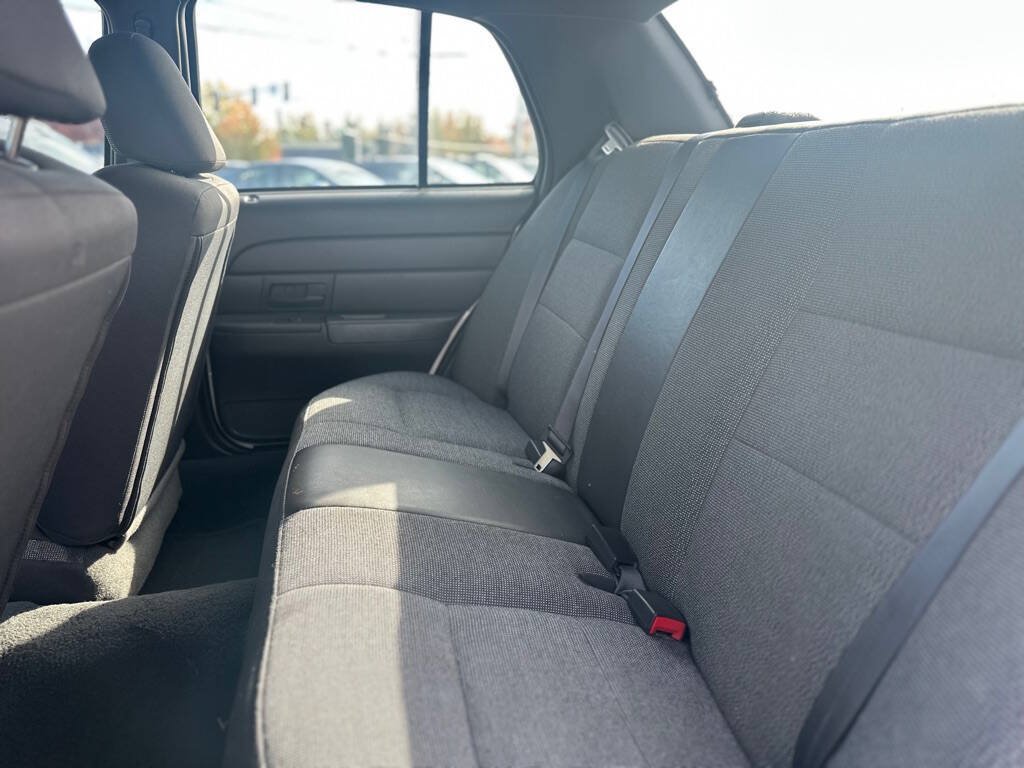 Used 2004 Ford Crown Victoria Police Interceptor RWD image 17