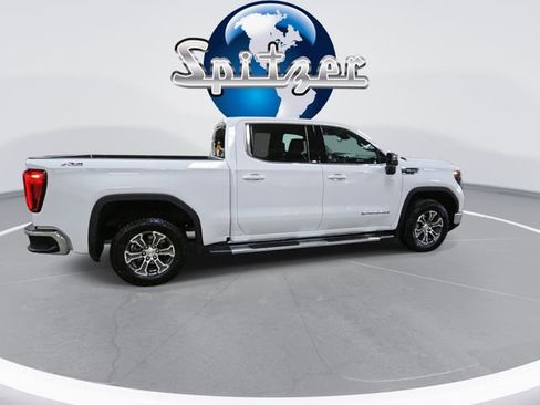 Used 2023 GMC Sierra 1500 SLE image 9