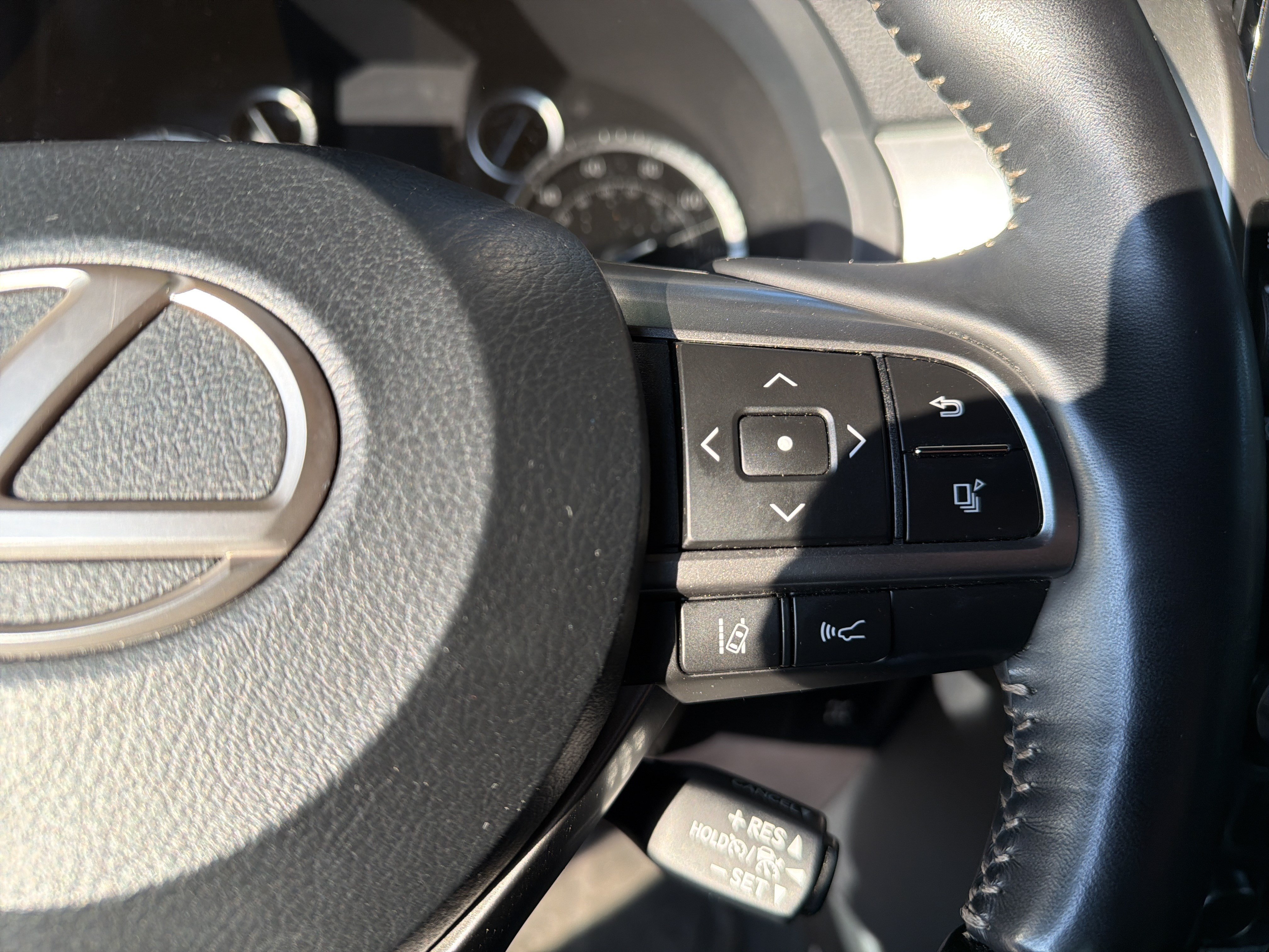 Certified 2023 Lexus GX 460 Luxury w/ Sport Design Package AWD/4WD image 20