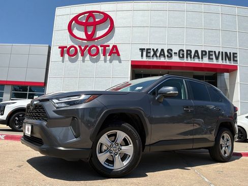 Used 2025 Toyota RAV4 XLE FWD image 2