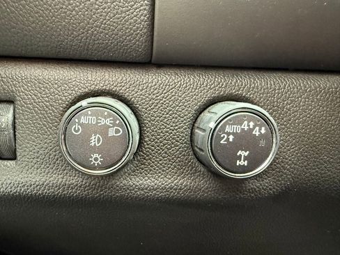 Used 2022 Chevrolet Colorado LT w/ Luxury Package image 37