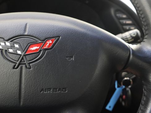 Used 2000 Chevrolet Corvette Convertible w/ Memory Pkg RWD image 12