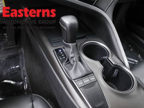 Used 2023 Toyota Camry SE image 13