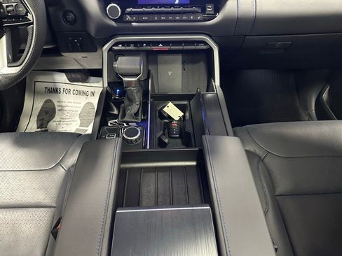 Used 2025 Toyota Tundra Platinum image 41