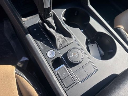 Used 2023 Volkswagen Atlas Cross Sport SE image 25