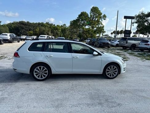 Used 2017 Volkswagen Golf S FWD image 19
