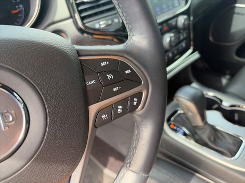 Used 2019 Jeep Grand Cherokee High Altitude RWD image 16