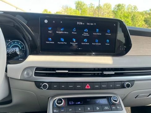 Used 2024 Hyundai Palisade Limited image 16