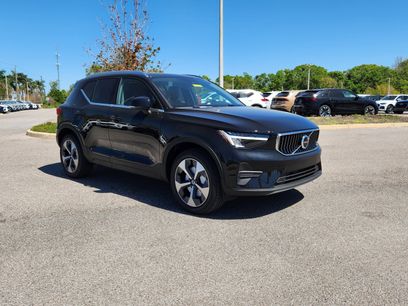 New 2025 Volvo XC40 B5 Core w/ Protection Package