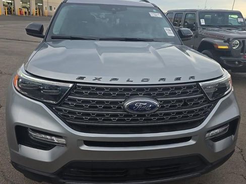 Used 2023 Ford Explorer XLT w/ Equipment Group 202A AWD/4WD image 2
