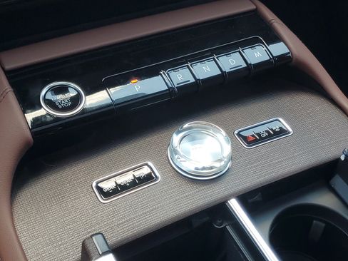 New 2027 Lincoln Navigator Reserve AWD/4WD image 25