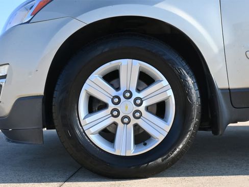 Used 2014 Chevrolet Traverse LT image 24