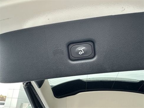 Certified 2022 Lincoln Nautilus Reserve image 44