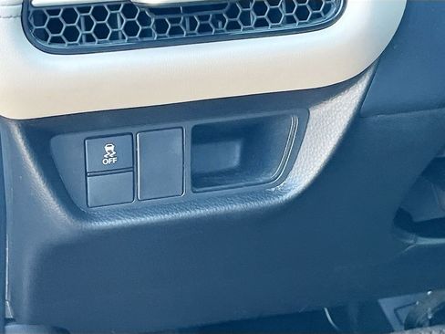 Used 2024 Honda HR-V EX-L image 10