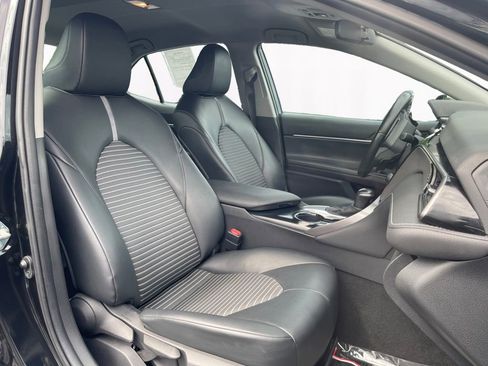 Used 2020 Toyota Camry SE FWD image 15
