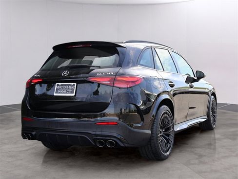 New 2025 Mercedes-Benz GLC 43 AMG 4MATIC image 5