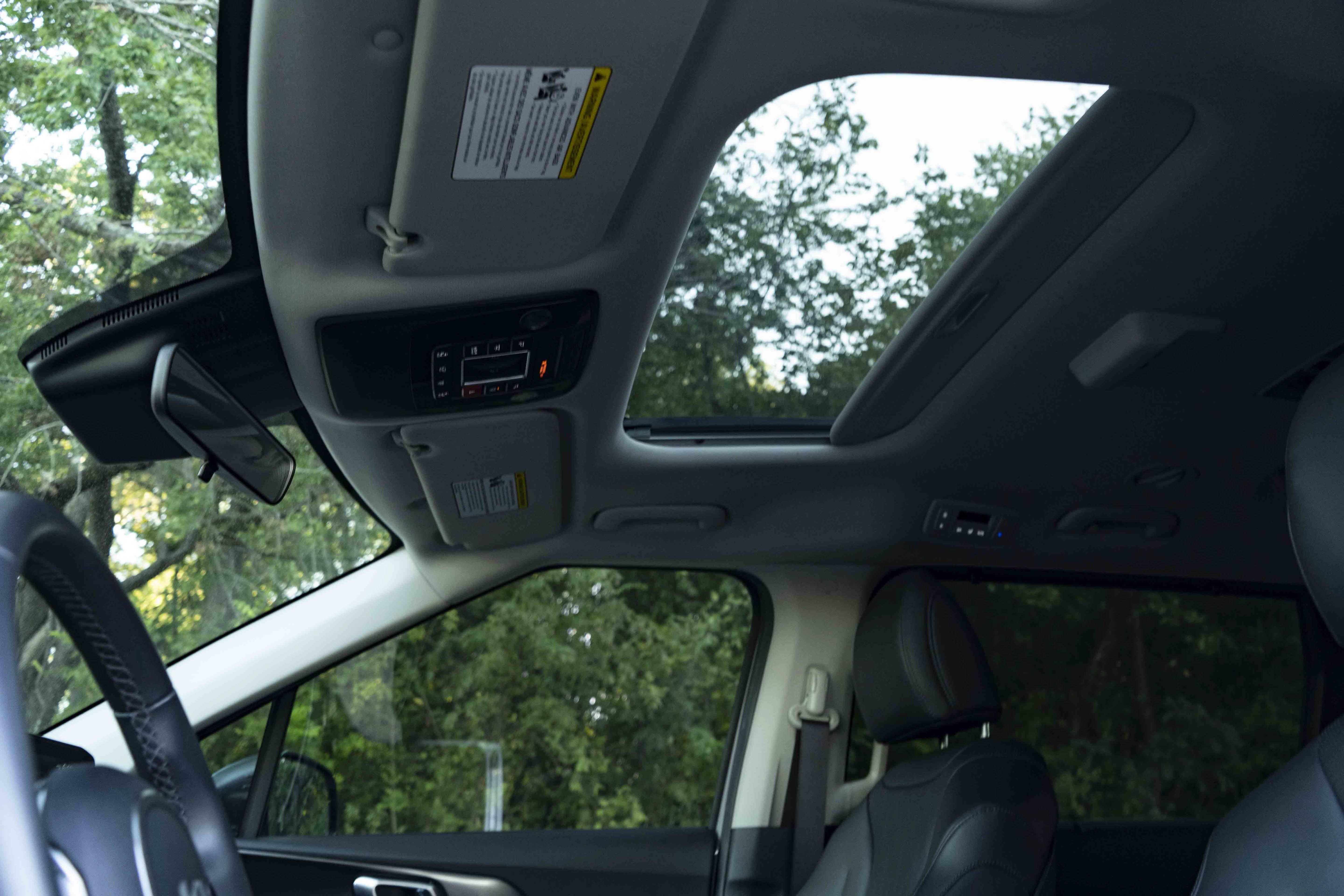 Used 2026 Kia Carnival SX w/ SX Dark Edition Package FWD image 35