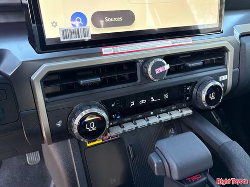 New 2026 Toyota Tacoma TRD Off-Road AWD/4WD image 18