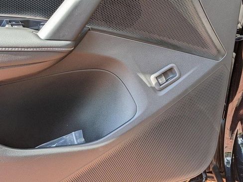 New 2026 Volkswagen Tiguan SE image 11