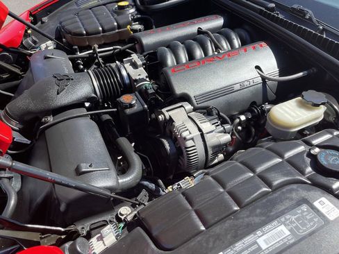 Used 2001 Chevrolet Corvette Convertible w/ Preferred Equipment Group2 image 31