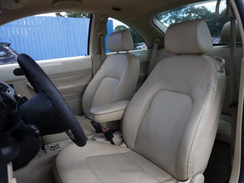 Used 2008 Volkswagen Beetle S FWD image 18